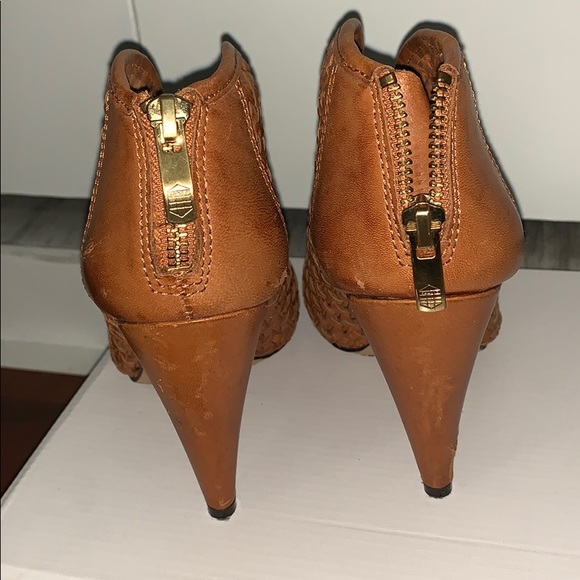 Vince Camuto Amelia Ankle Boots - Picture 3 of 4